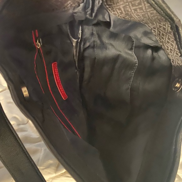 Tommy Hilfiger Shoulder Bag - Picture 9 of 13